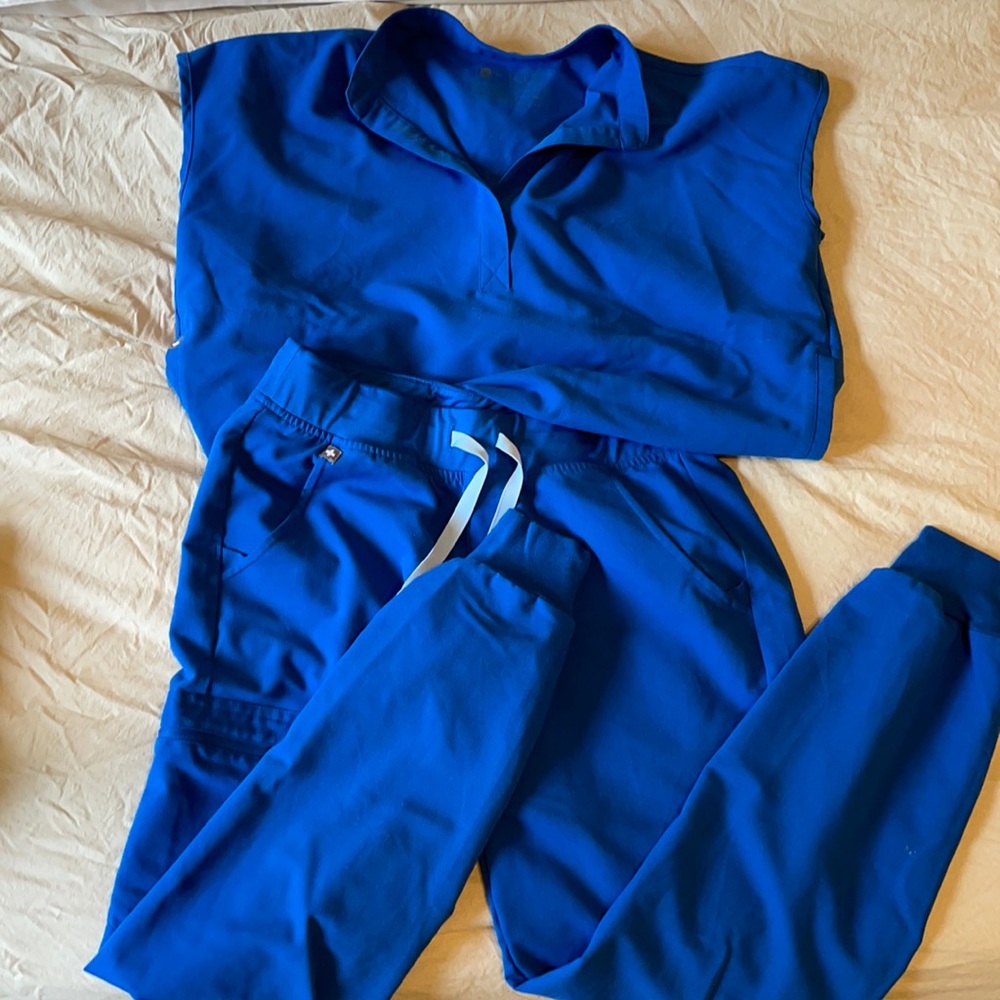 Figs royal blue XS top S bottom